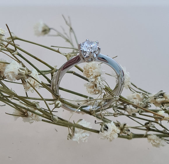 H1 0.35 carats Engagement Ring