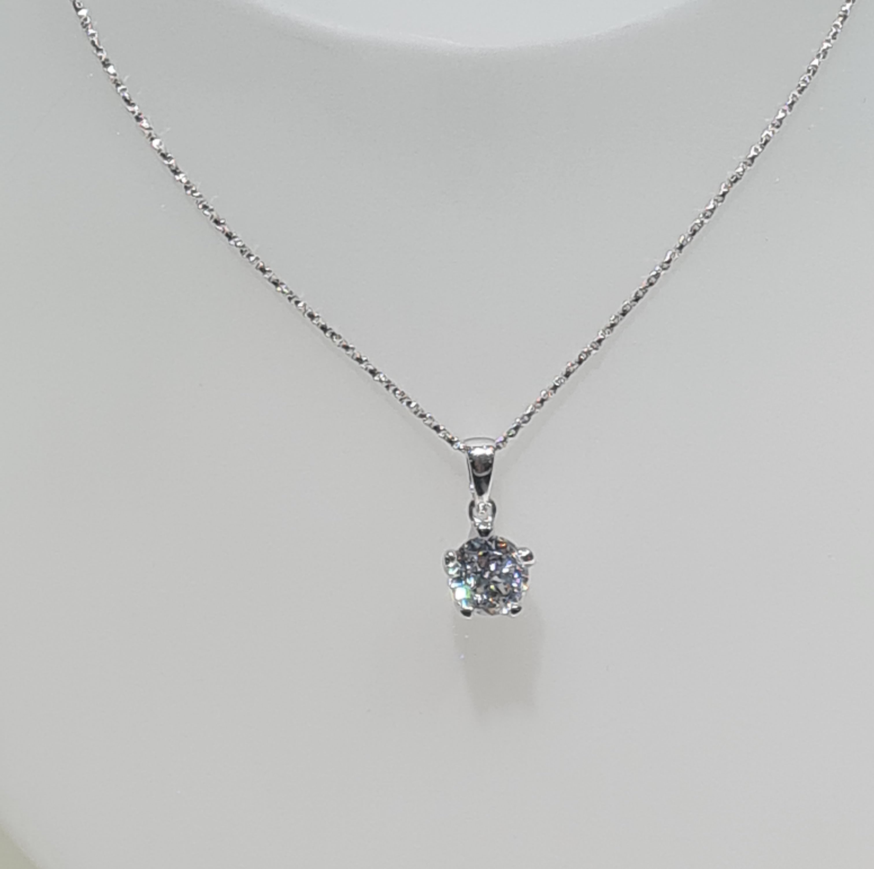 1.50 carats Solitaire Centauri Stars Pendant