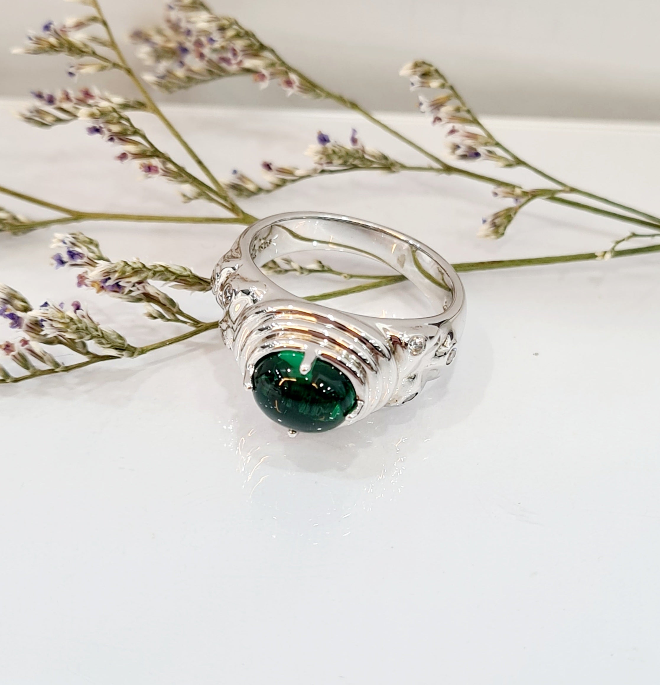 Cabochon Emerald Ring