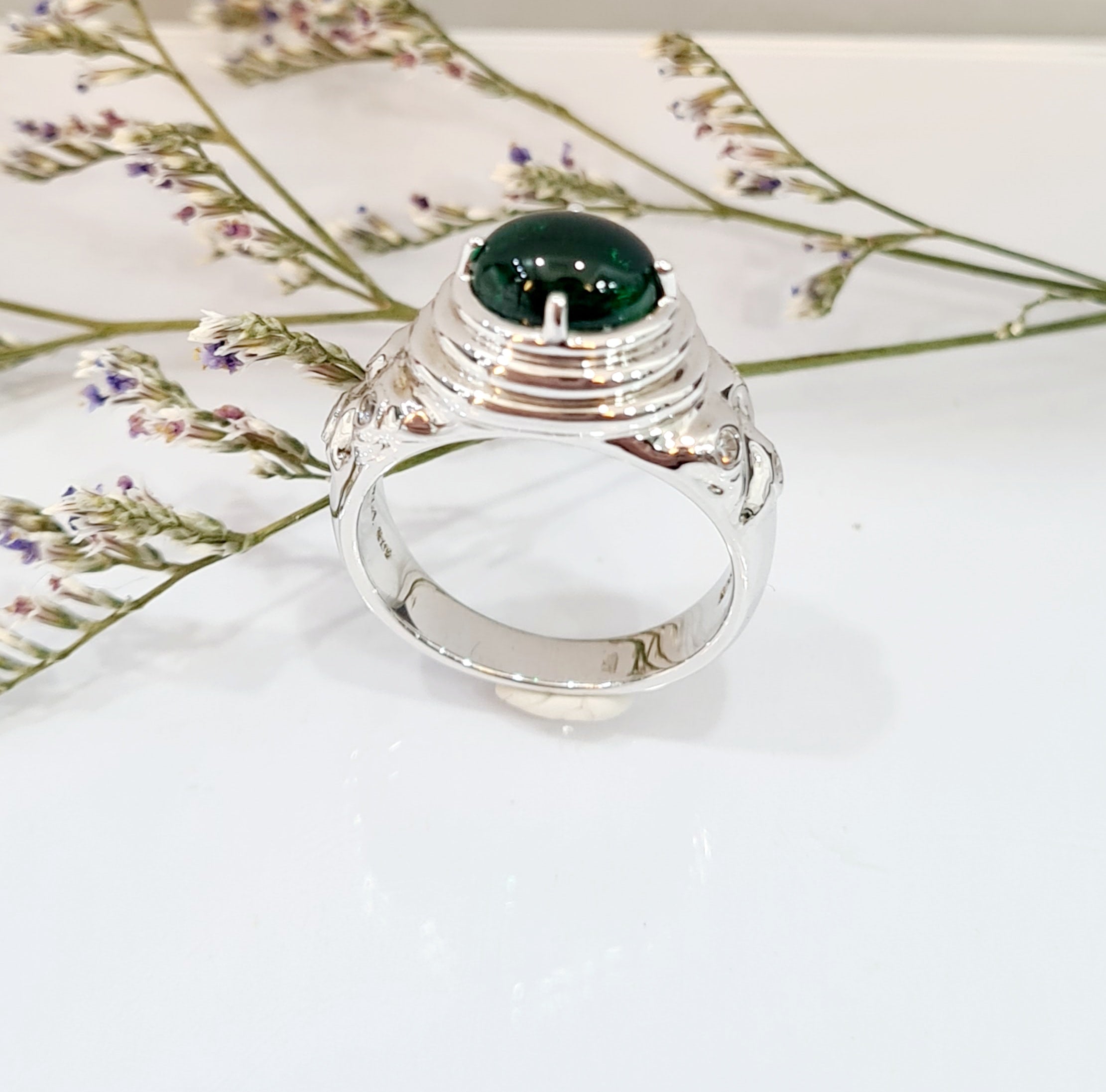 Cabochon Emerald Ring