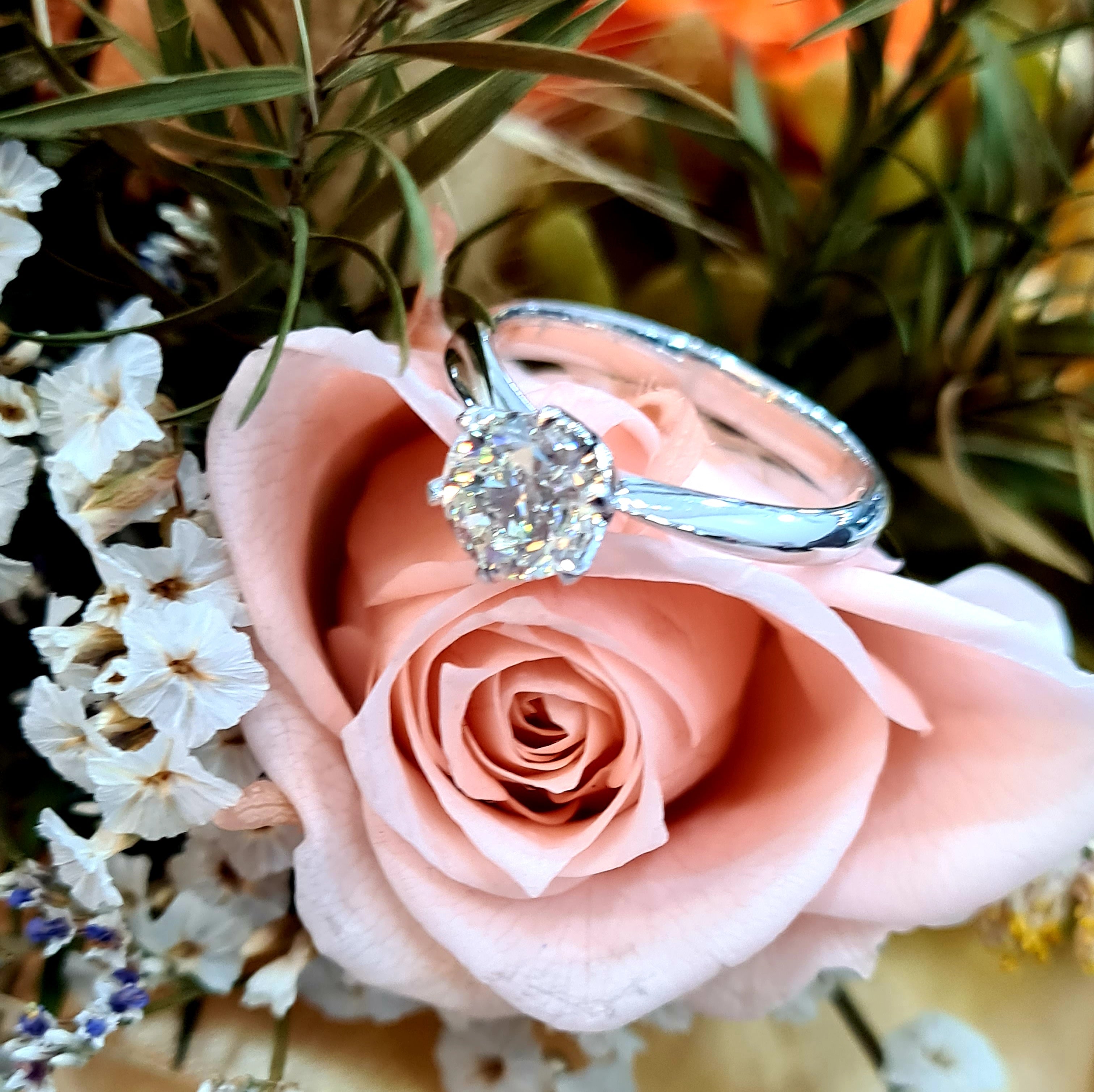 750 White Gold 1.00 ct Diamond Engagement Ring