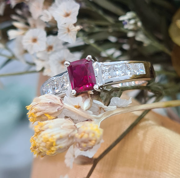 H1 Elegant Ruby Ring