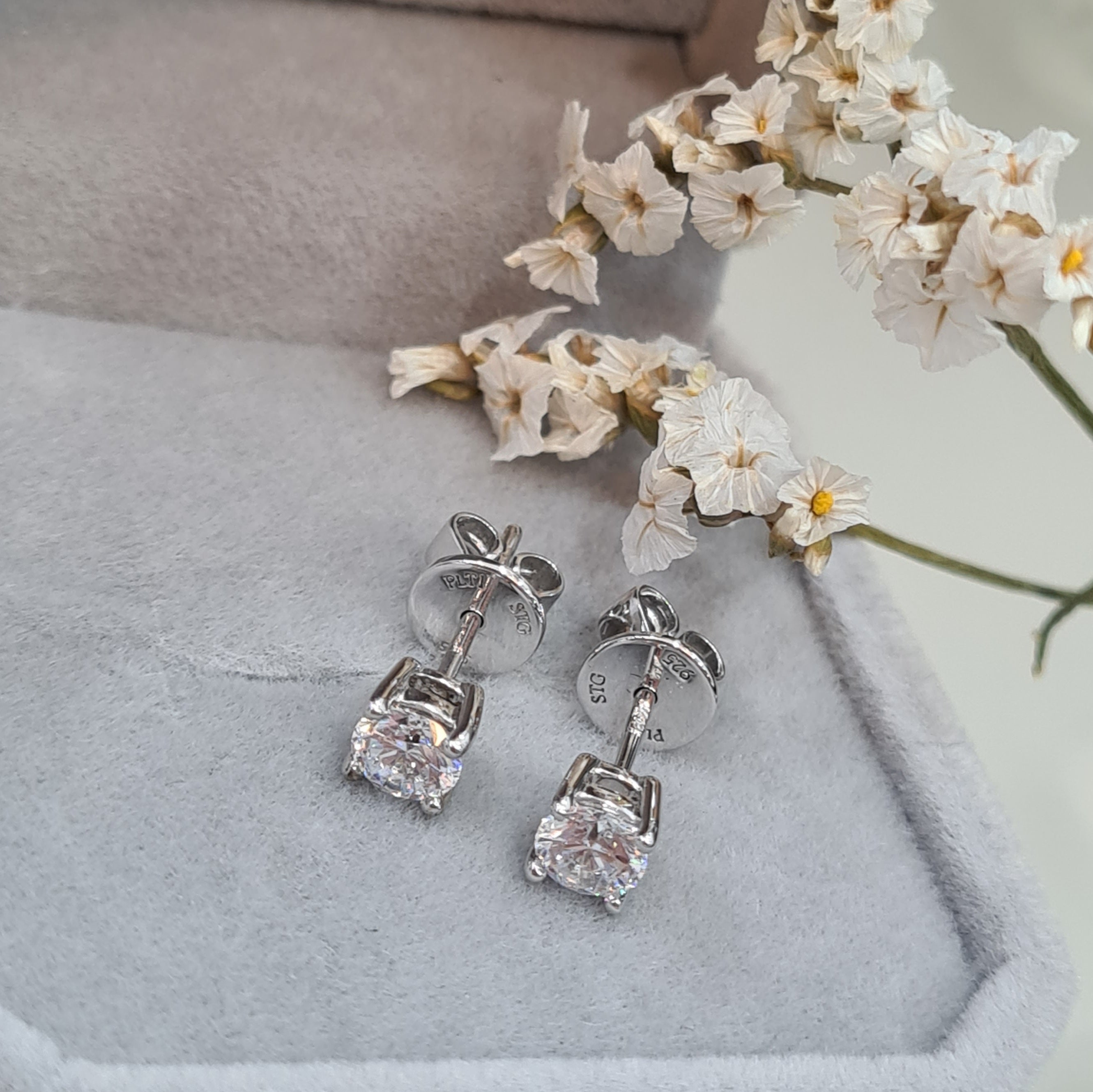 0.35 carats Diamond Simulants Solitaire Earrings