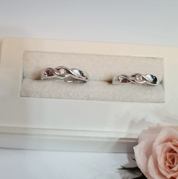 H1 Infinity Wedding Band