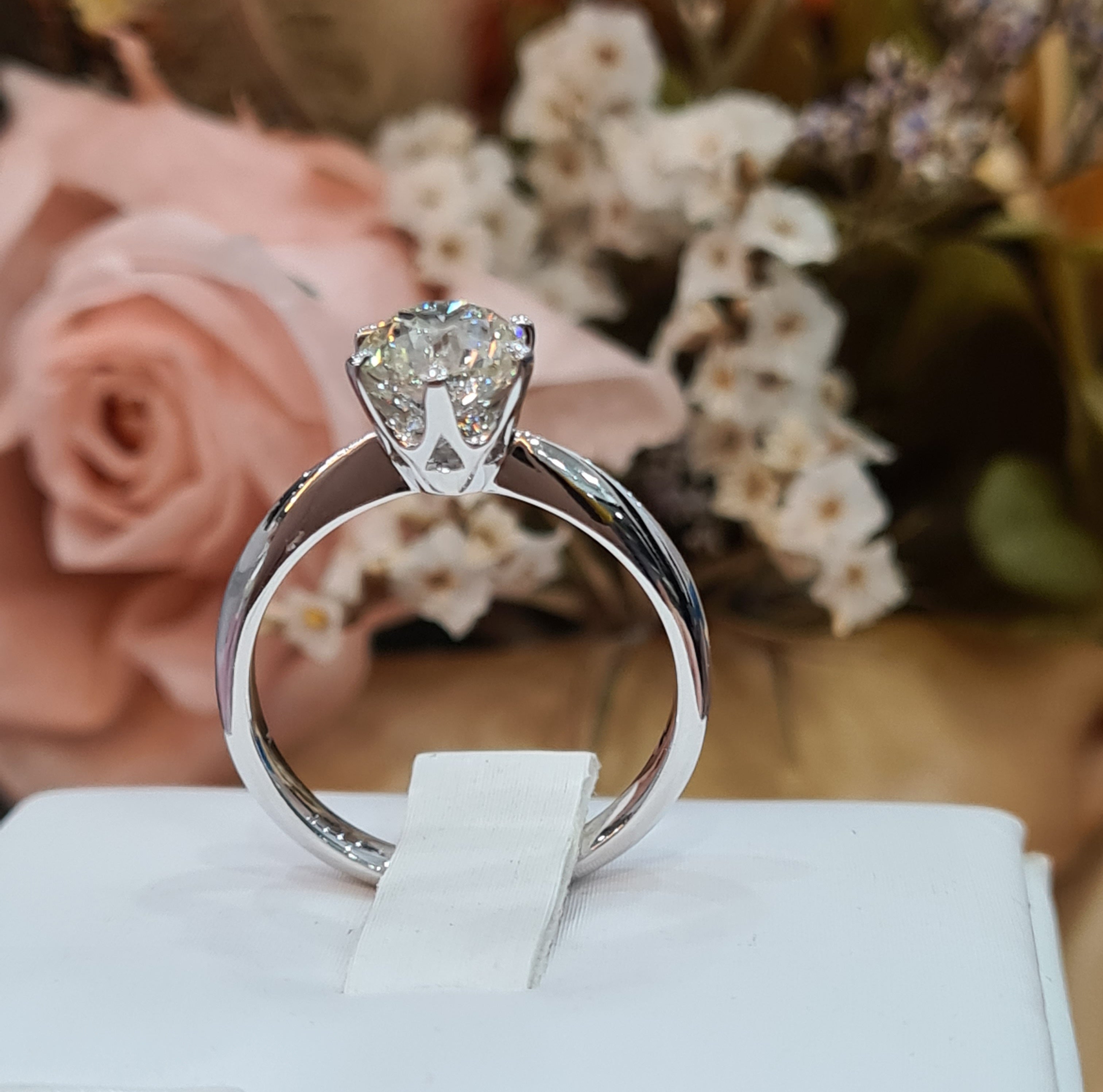 750 White Gold 1.00 ct Diamond Engagement Ring