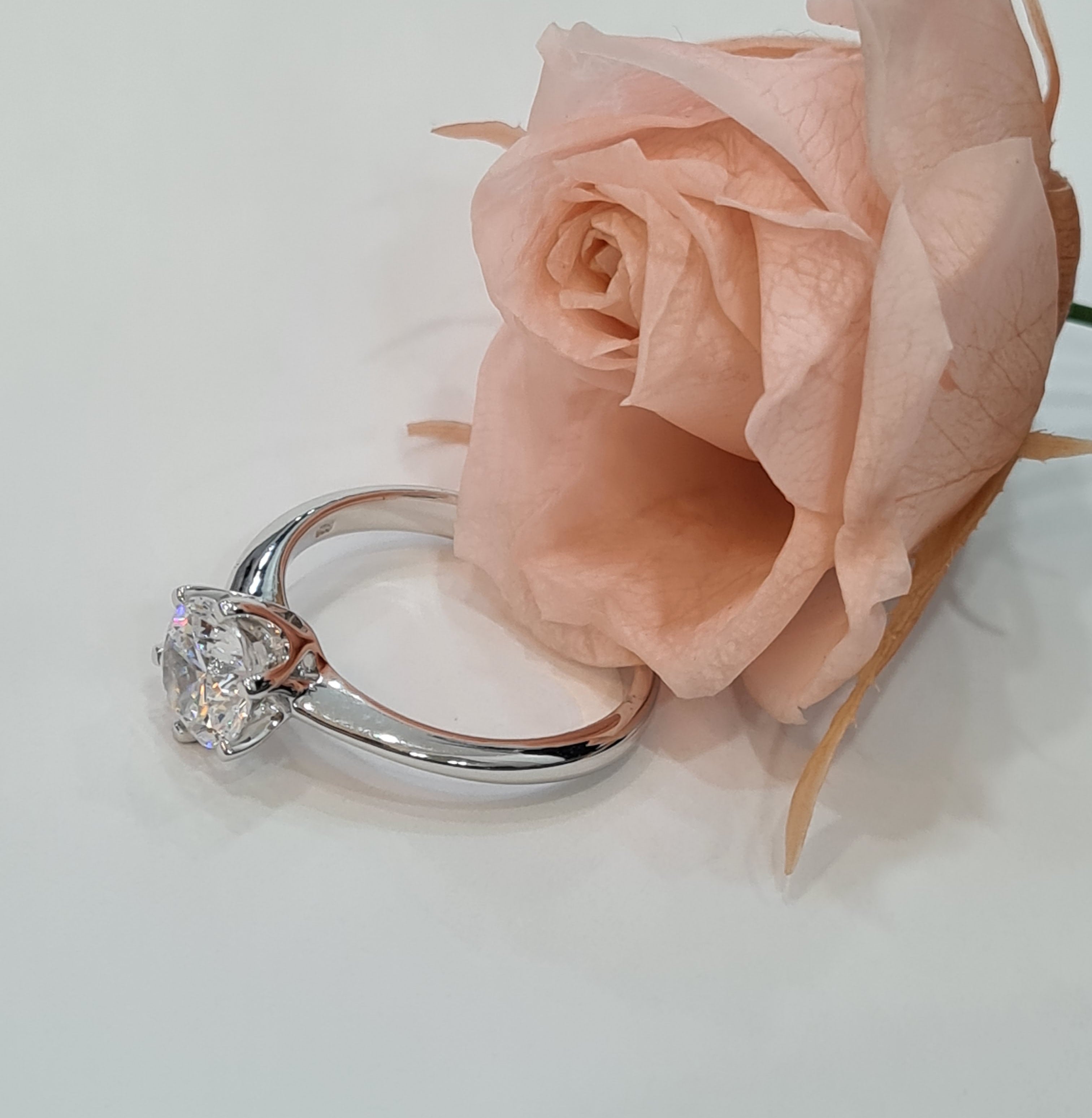 1.25 carats Solitaire Engagement Ring