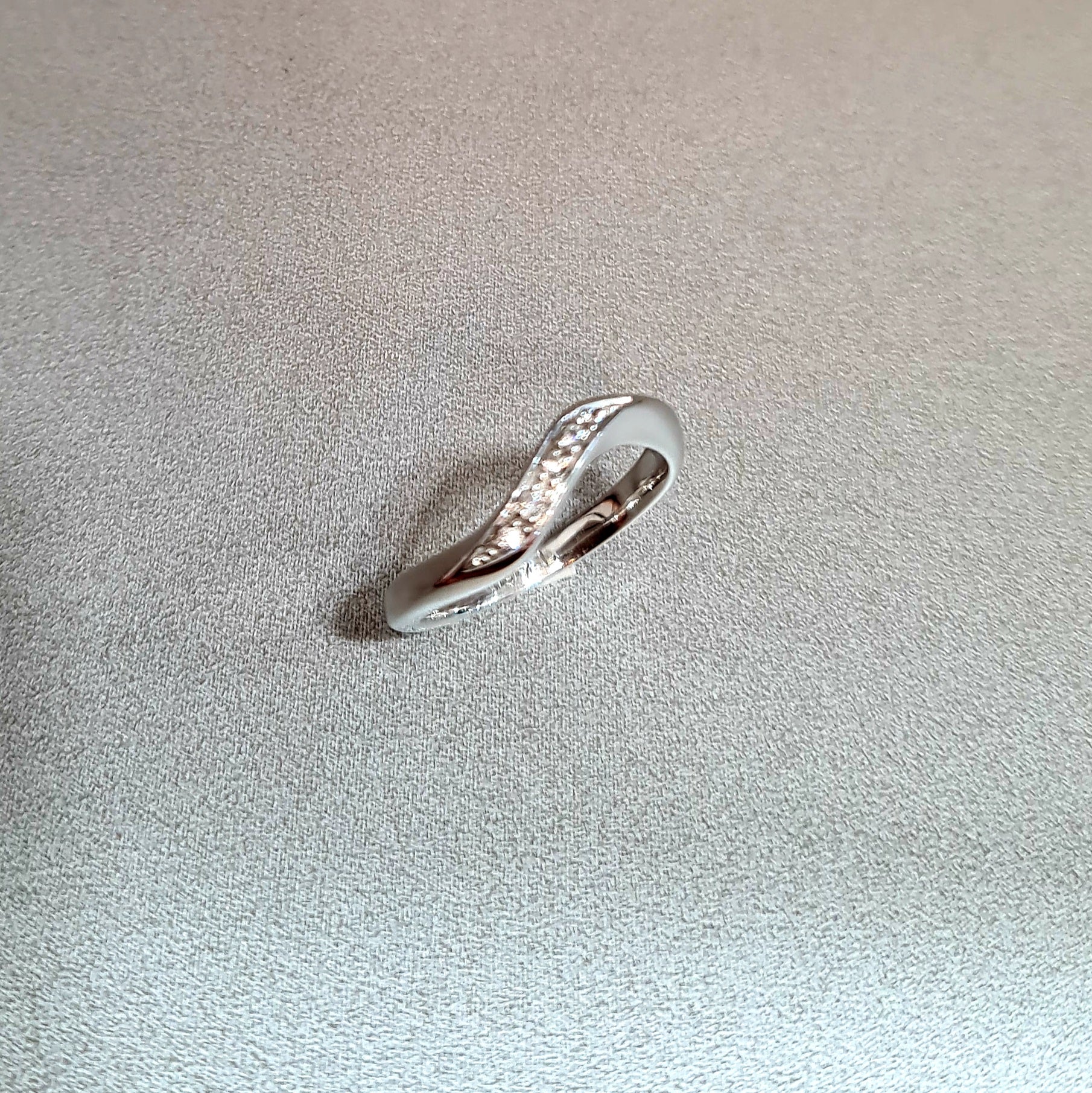 Curves Scintilli Ring