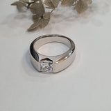 Tank Band Princess cut Promise Ring