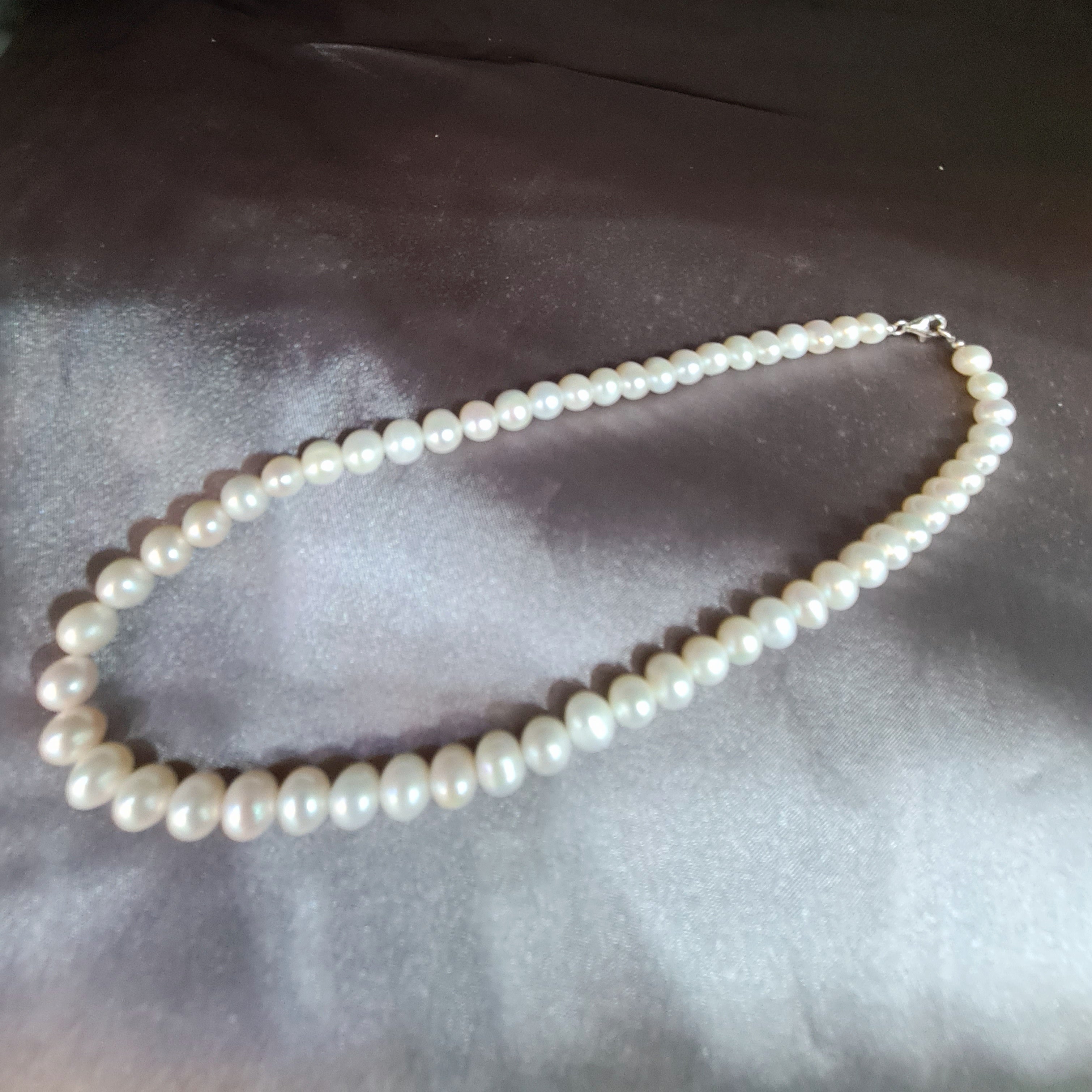 Classy Elegant Pearl Necklace