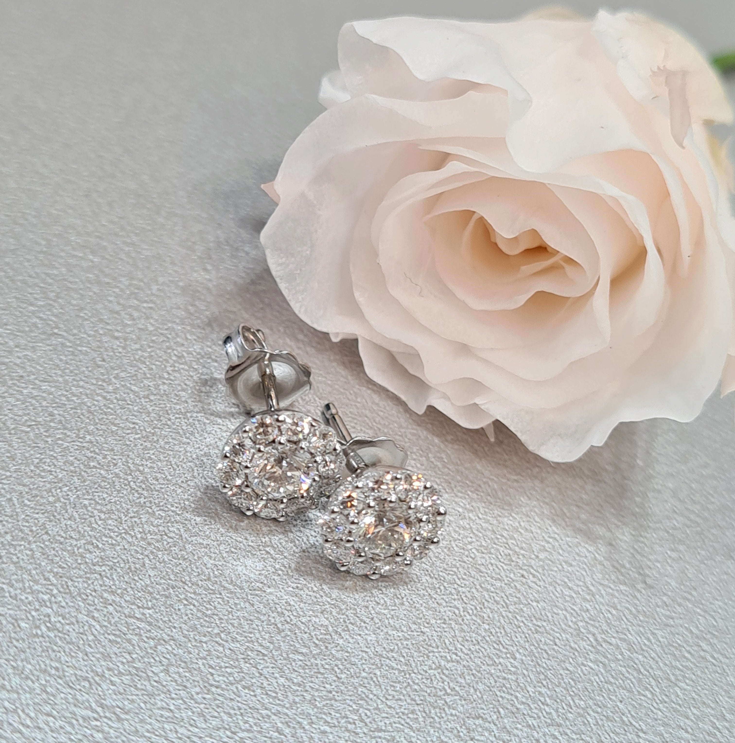 18k Floral Diamond Earrings