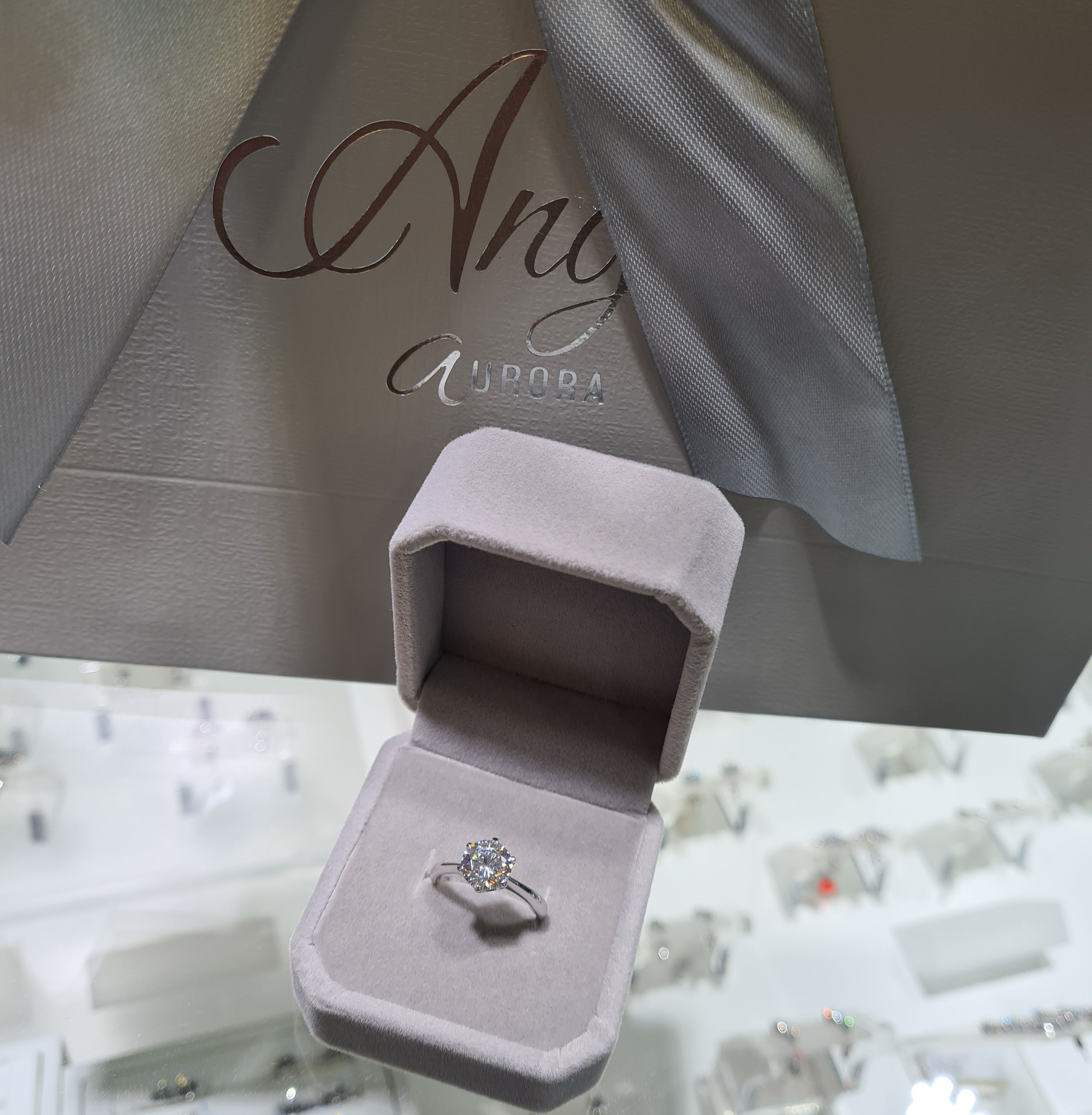 1.50 carats Solitaire Engagement Ring