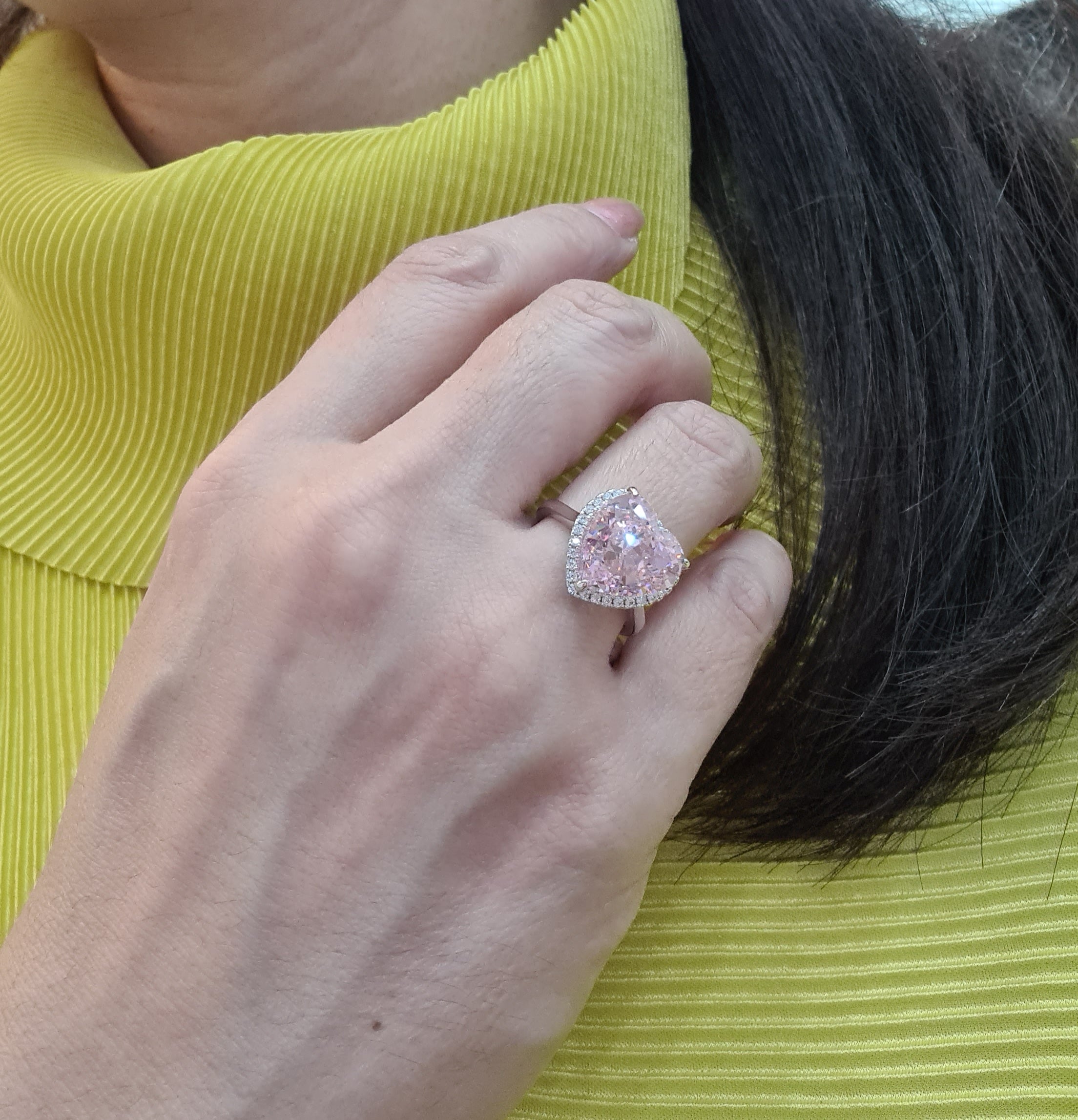 Halo Pink Heart shaped Scintilli Ring