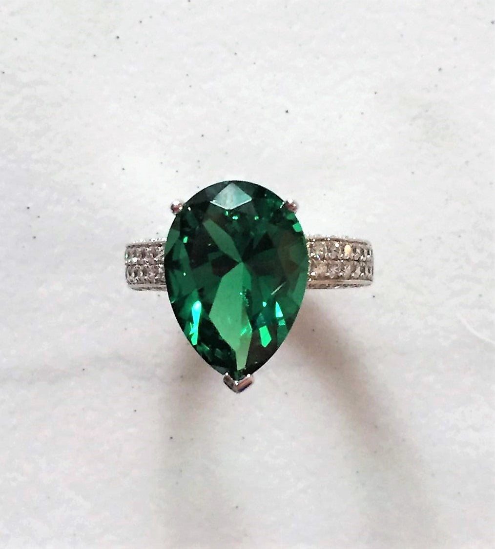 Intricate Emerald Ring