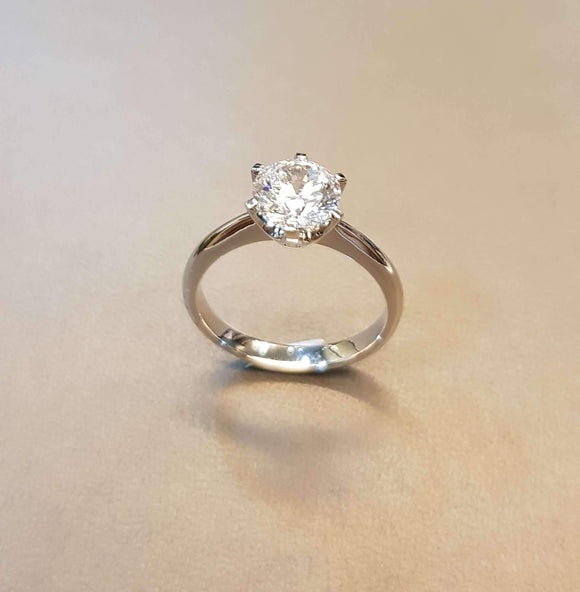 1.50 carats Solitaire Engagement Ring