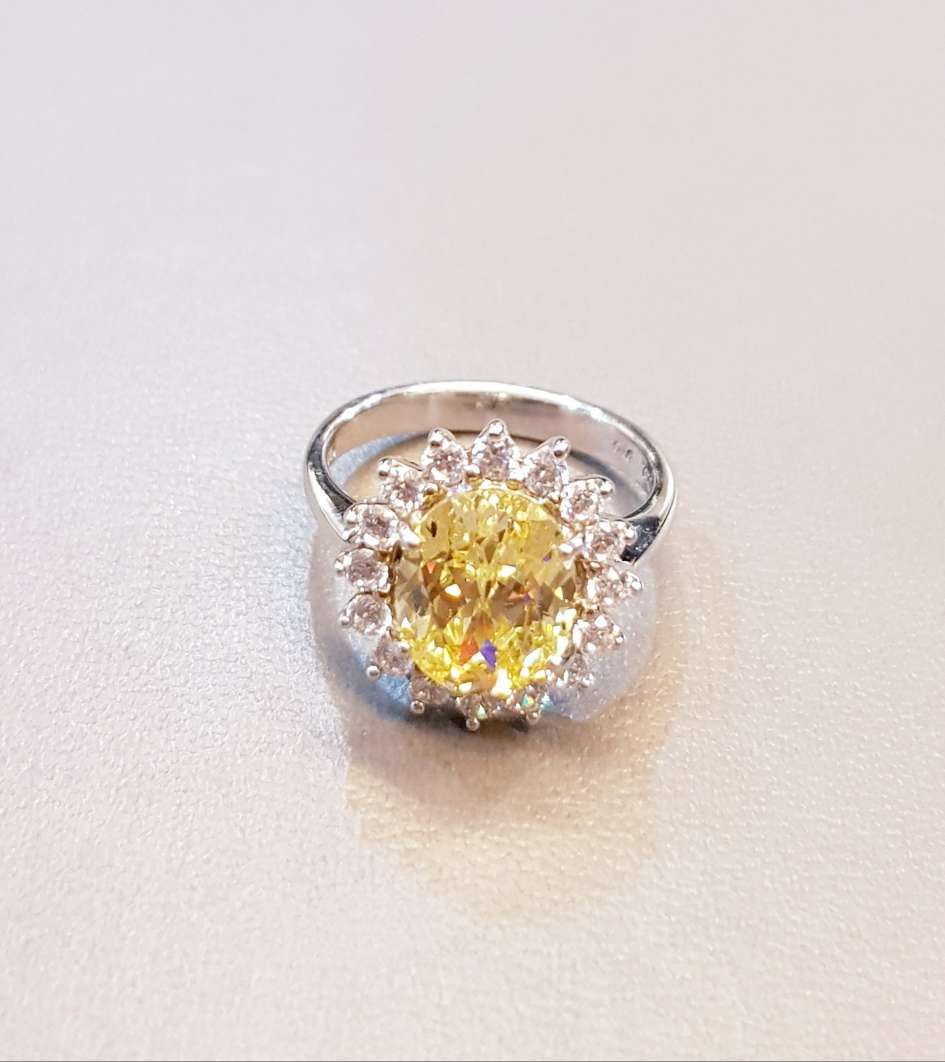 Kate Dazzle Canary Ring
