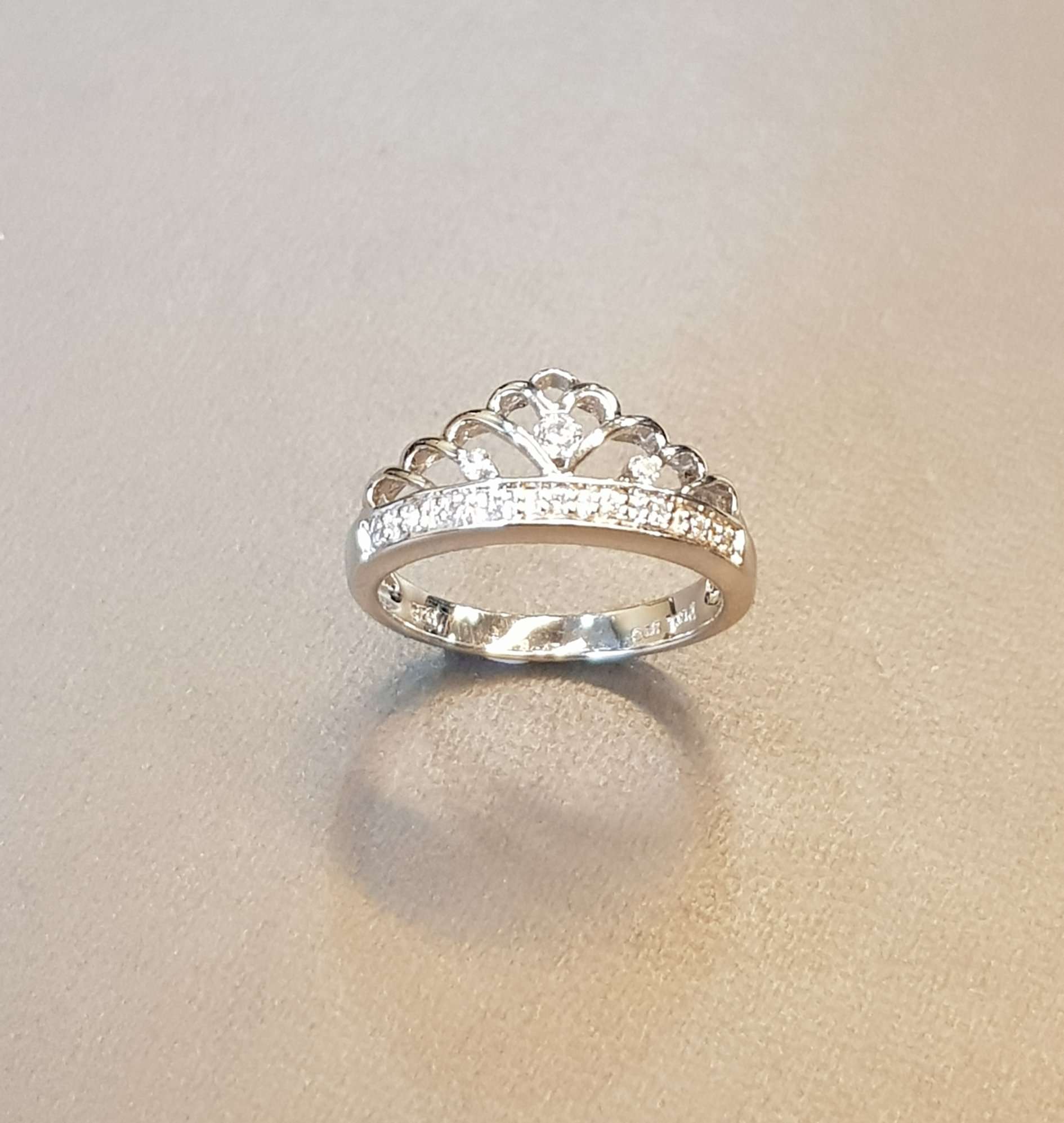 Tiara Ring