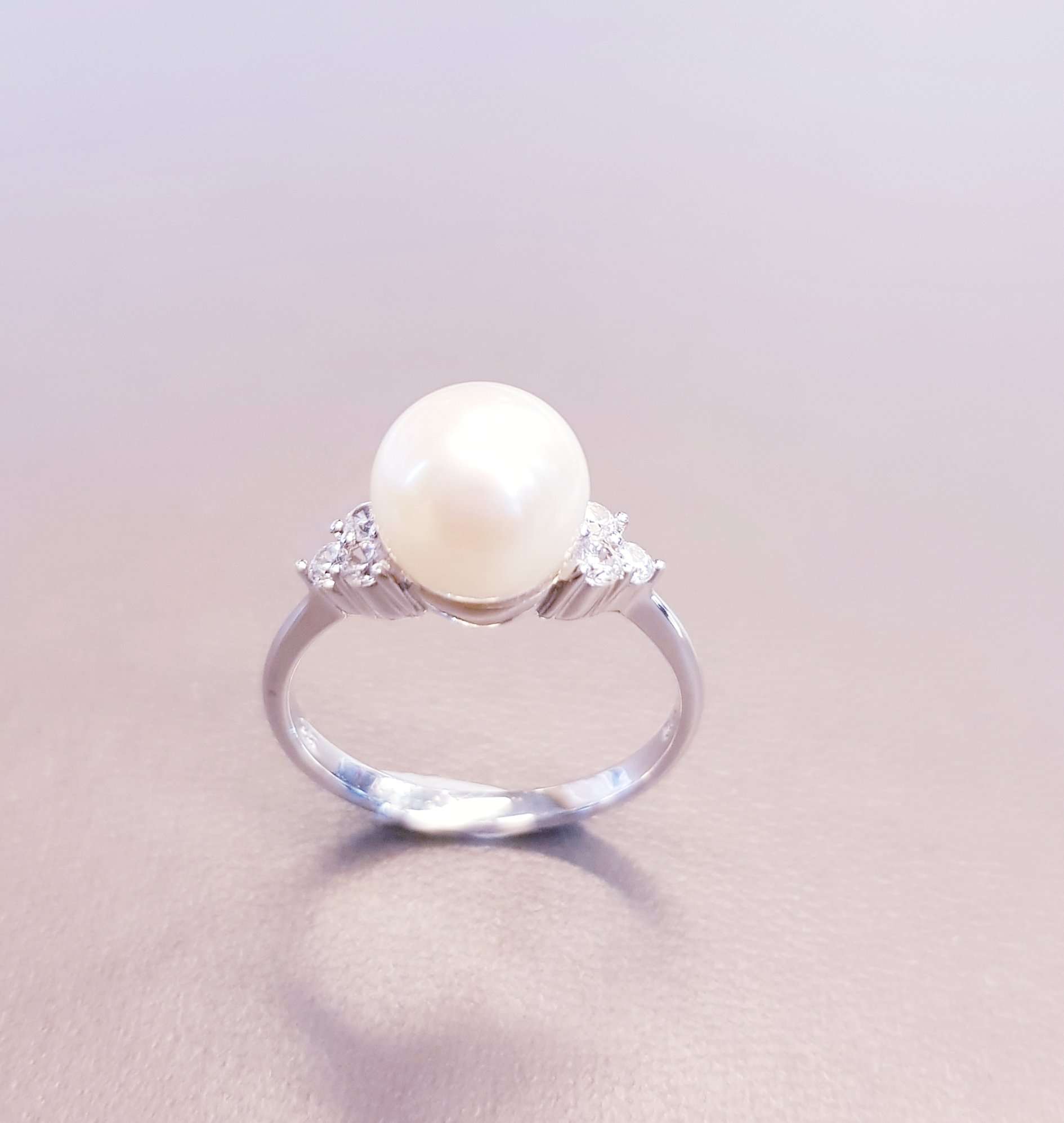 Elegant Pearl Ring