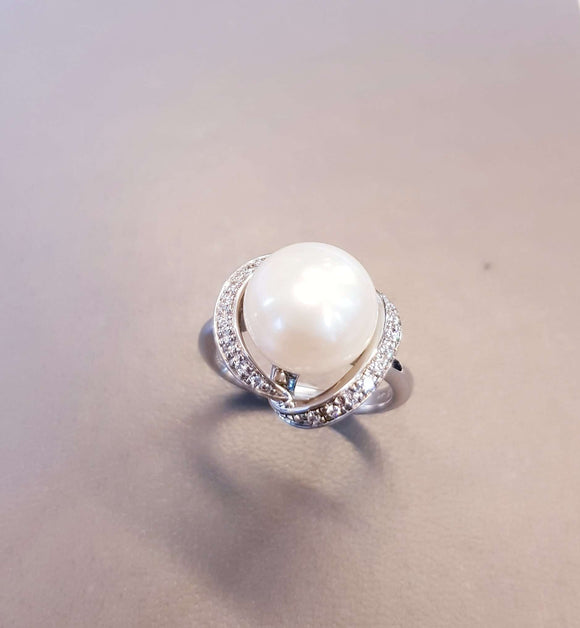 Sophisticate Pearl Ring