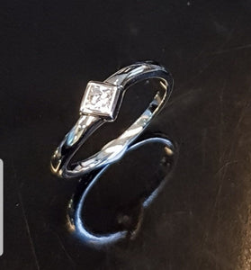 Bezel Princess-cut Ring