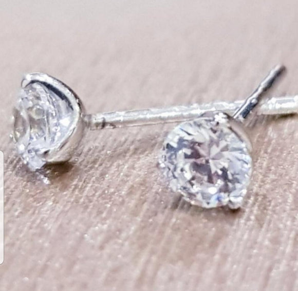 0.30 carats Diamond Simulants 3 Claws Solitaire Earring