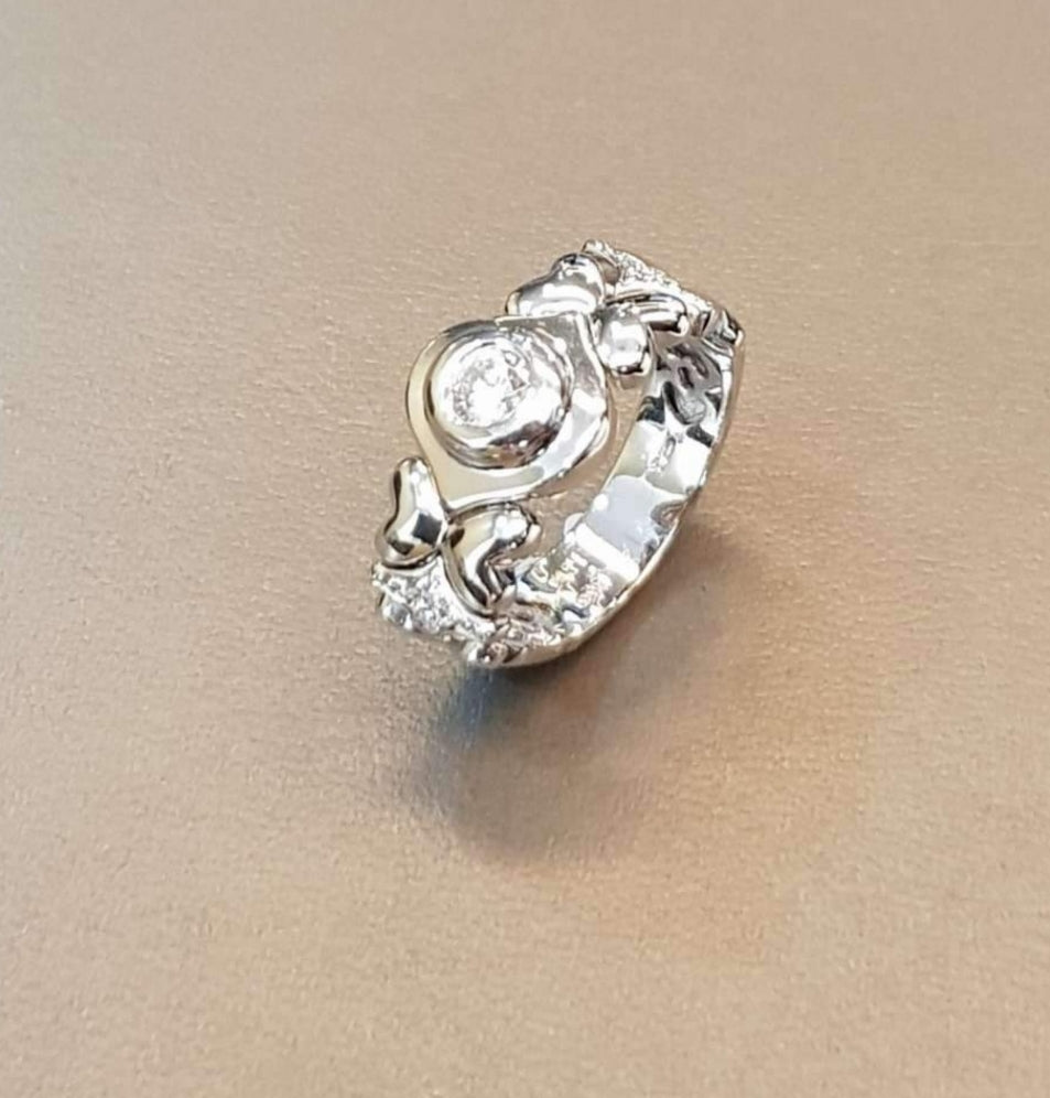 Unique Scintilli Ring