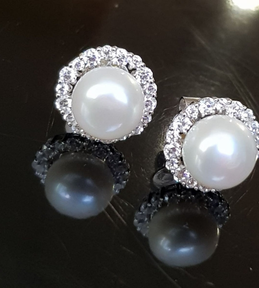 Elegance Pearl Earrings