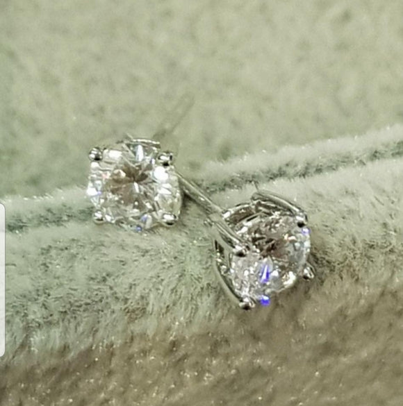 0.50 carats Diamond Simulants Solitaire 4 Claws Earring
