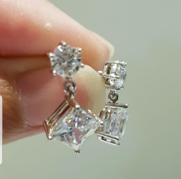 Dazzle Dangling Earring