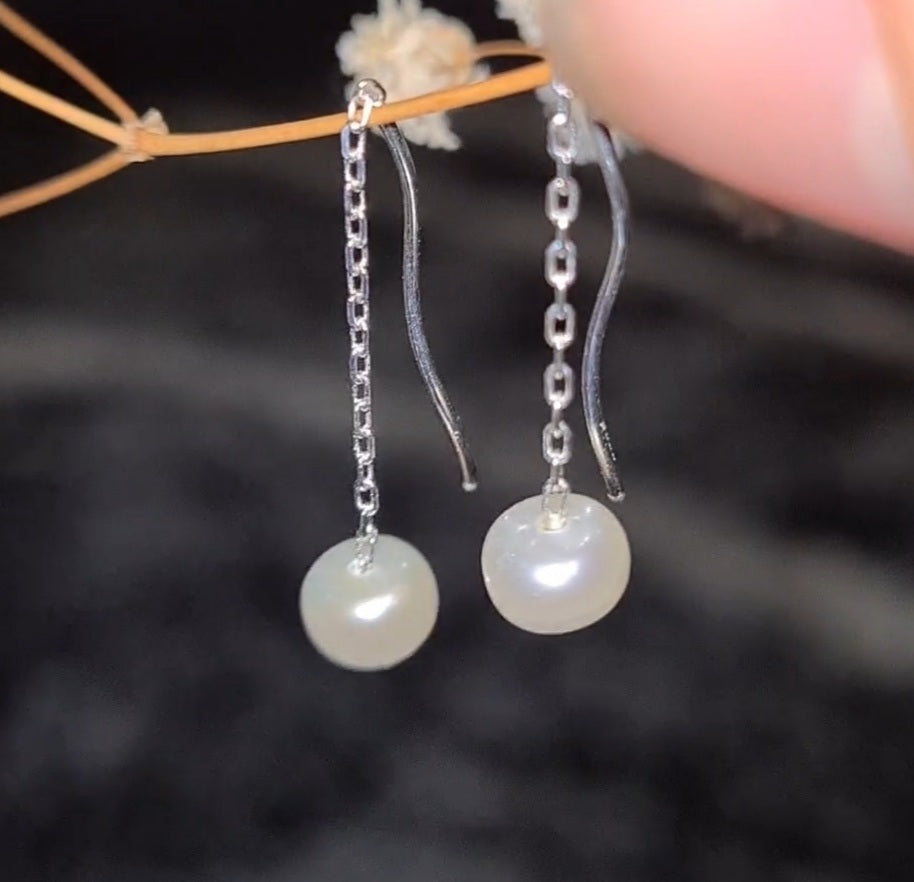 Dainty Pearl Dangling Earrings