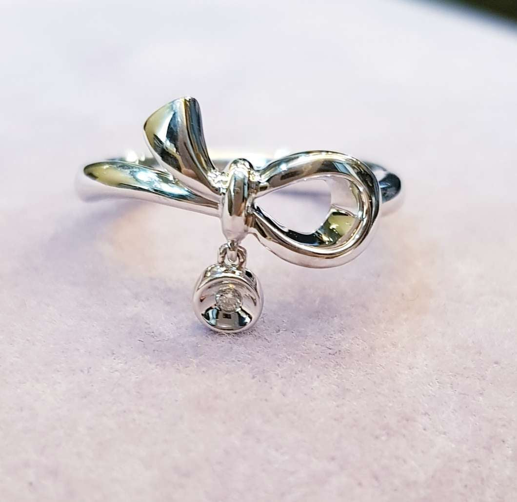 Bow Diamond Ring