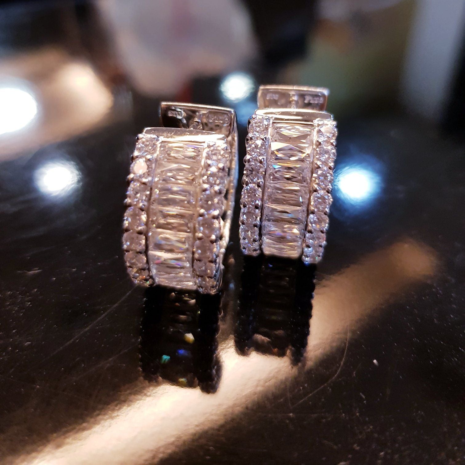 Sparkling Scintilli Hoop Earring